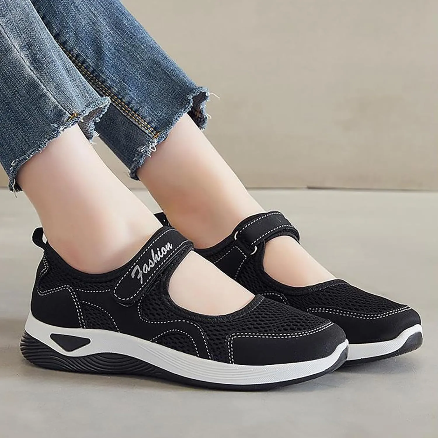 Women's Non Slip Tennis Sneakers Casual Vintage Hook Loop Sneakers Breathable Mesh Workout Shoes Elderly Shoes